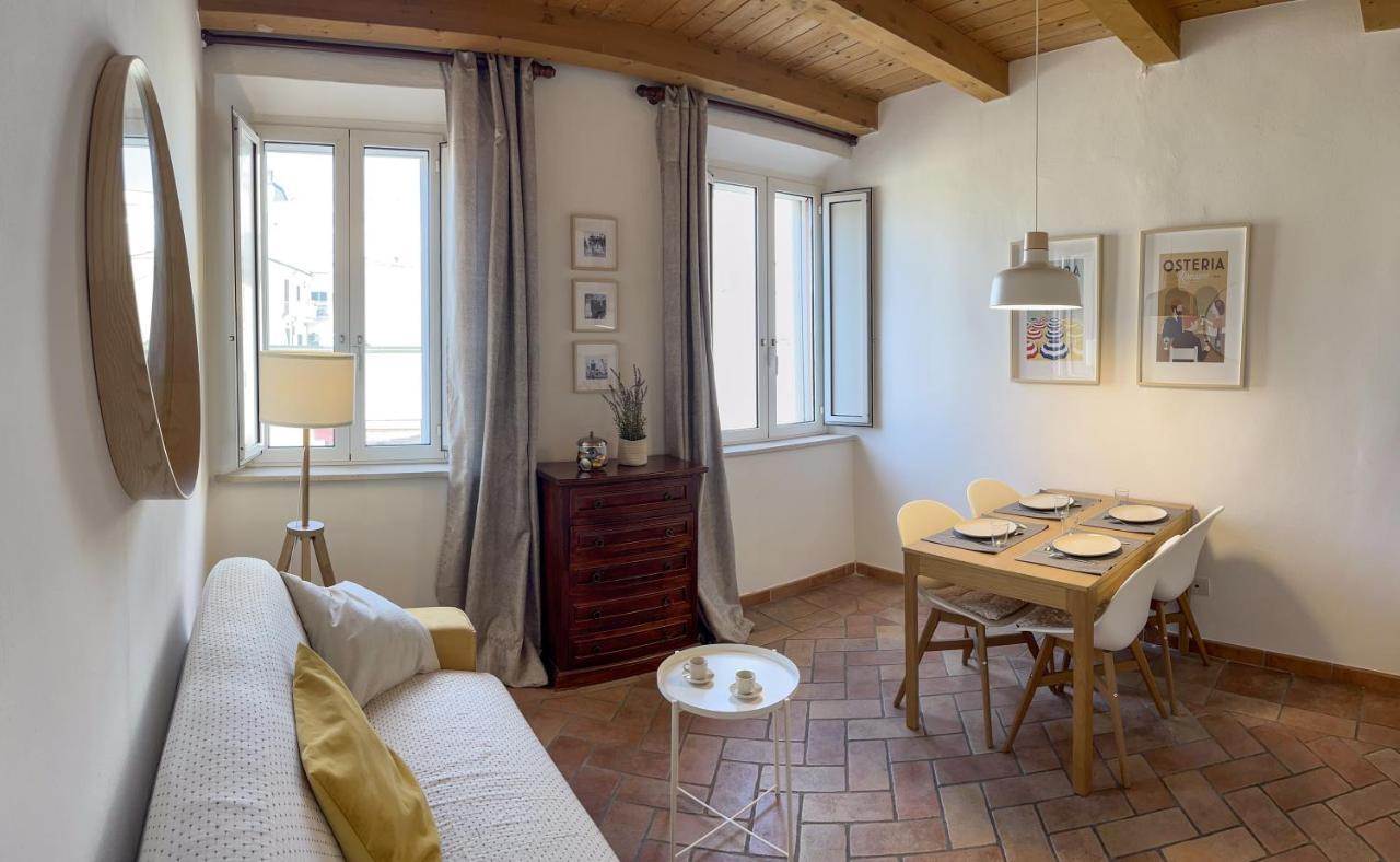Appartements Dans Agreable Maison De Ville Centre Historique De リミニ エクステリア 写真