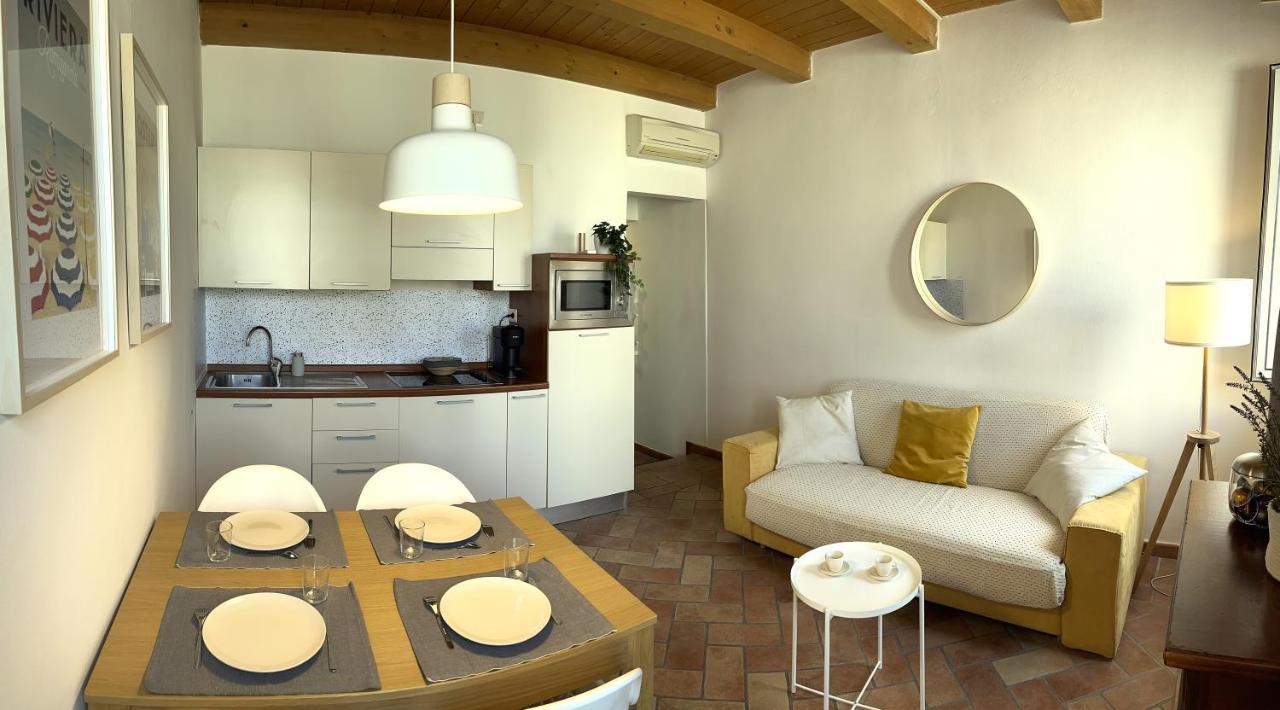 Appartements Dans Agreable Maison De Ville Centre Historique De リミニ エクステリア 写真